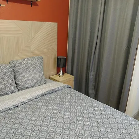Apartment T2 Rez De Chaussee Climatise Jardin Parking Prive Balaruc-les-Bains